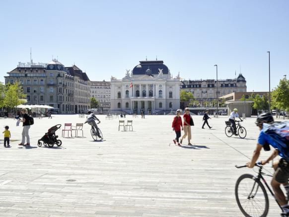 Sechseläutenplatz